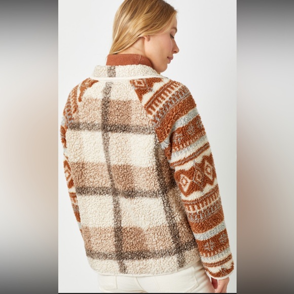 Mystree Sherpa Jacket - Picture 4 of 9